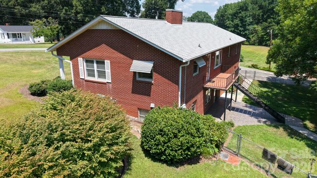 390 Airport Road, Taylorsville, NC 28681