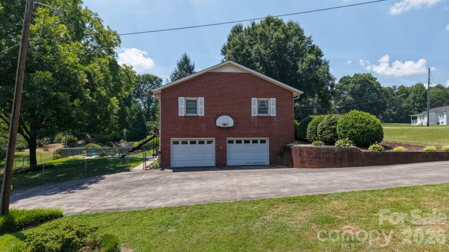390 Airport Road, Taylorsville, NC 28681