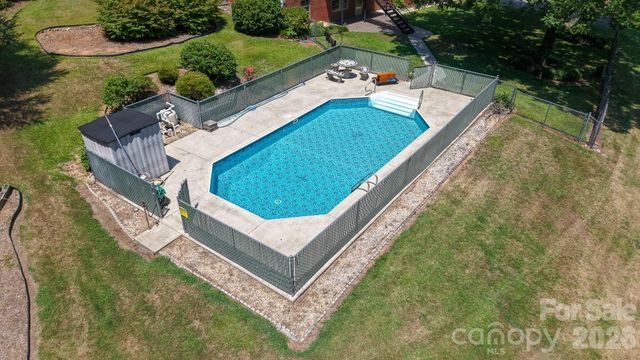 390 Airport Road, Taylorsville, NC 28681