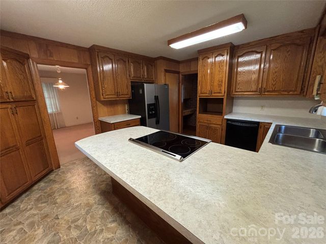 390 Airport Road, Taylorsville, NC 28681
