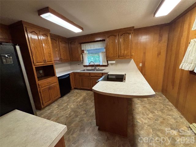 390 Airport Road, Taylorsville, NC 28681