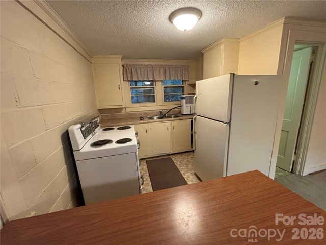 390 Airport Road, Taylorsville, NC 28681