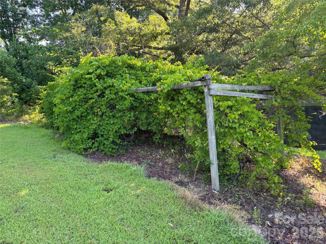 390 Airport Road, Taylorsville, NC 28681