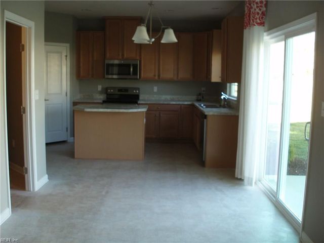 323 Michael Selby DR, Hampton, VA 23666