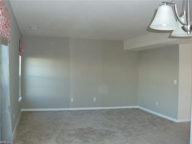 323 Michael Selby DR, Hampton, VA 23666