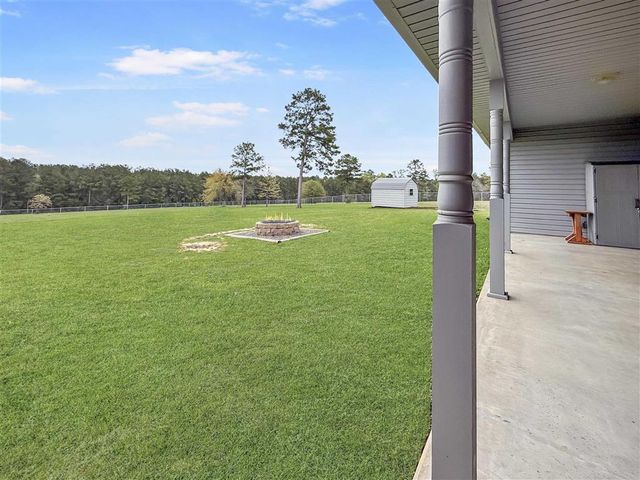 330 Wesley Crowell Road, Leesville, LA 71446