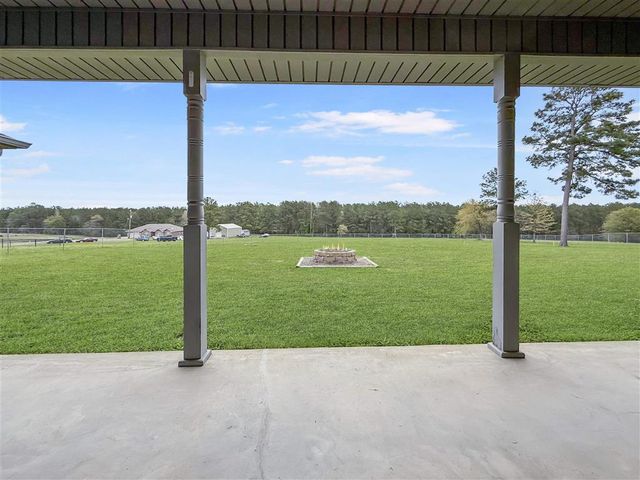 330 Wesley Crowell Road, Leesville, LA 71446