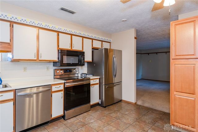 6686 Oakwood Lane, Dayton, OH 45424