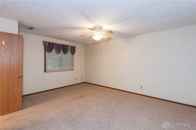 6686 Oakwood Lane, Dayton, OH 45424