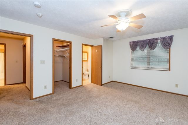 6686 Oakwood Lane, Dayton, OH 45424