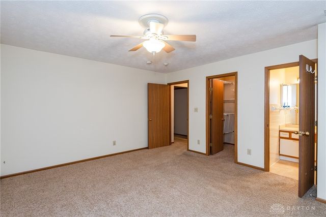 6686 Oakwood Lane, Dayton, OH 45424