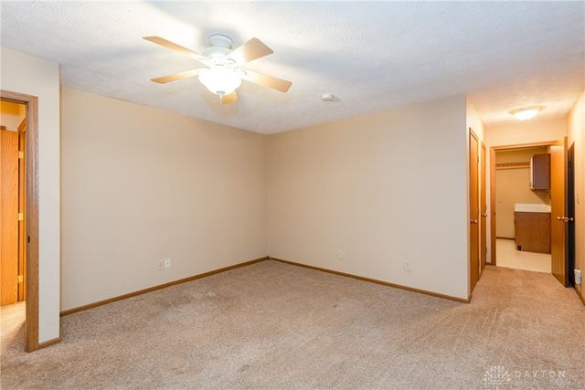 6686 Oakwood Lane, Dayton, OH 45424