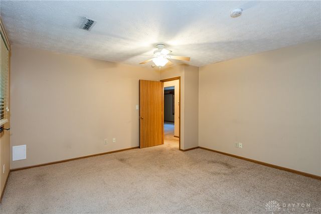 6686 Oakwood Lane, Dayton, OH 45424