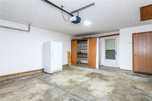 6686 Oakwood Lane, Dayton, OH 45424