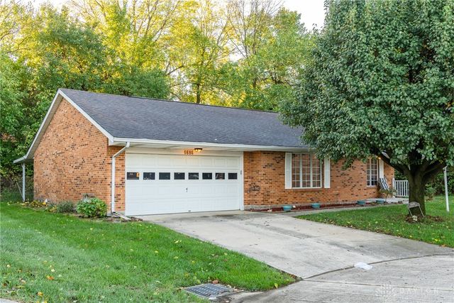 6686 Oakwood Lane, Dayton, OH 45424