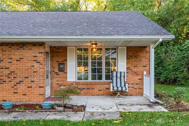 6686 Oakwood Lane, Dayton, OH 45424