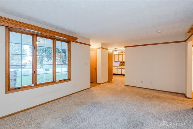 6686 Oakwood Lane, Dayton, OH 45424