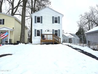 260 Donald Avenue, Schenectady, NY 12304