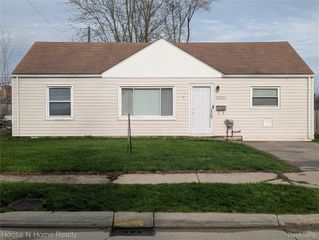 26234 Woodmont Street, Roseville, MI 48066