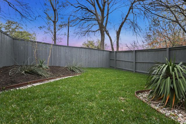 2206 Schriber ST B, Austin, TX 78704