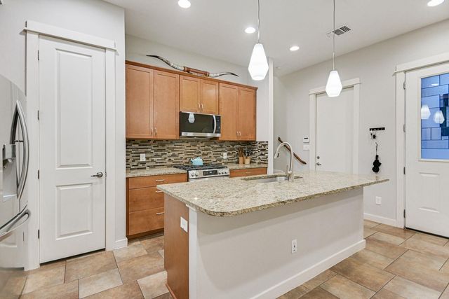 2206 Schriber ST B, Austin, TX 78704