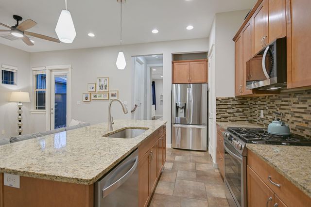 2206 Schriber ST B, Austin, TX 78704