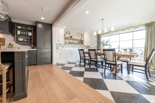 4605 S LEDGEMONT DR, Salt Lake City, UT 84124