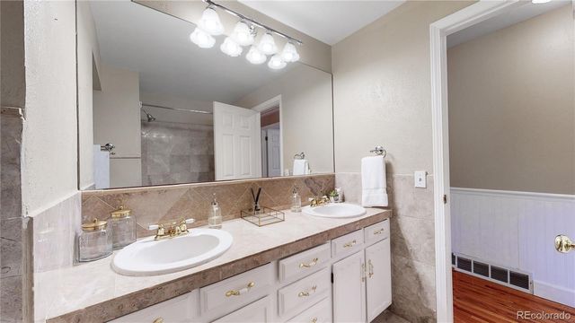 7214 S Kendall Court, Littleton, CO 80128
