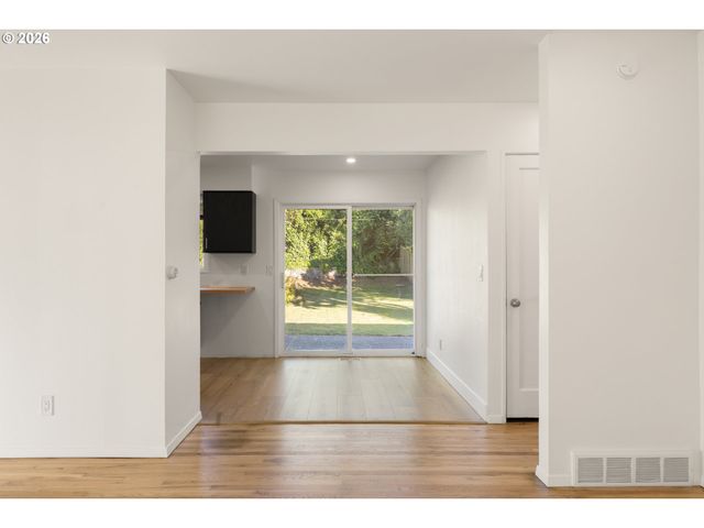 6472 Sw 46TH Pl, Portland, OR 97221