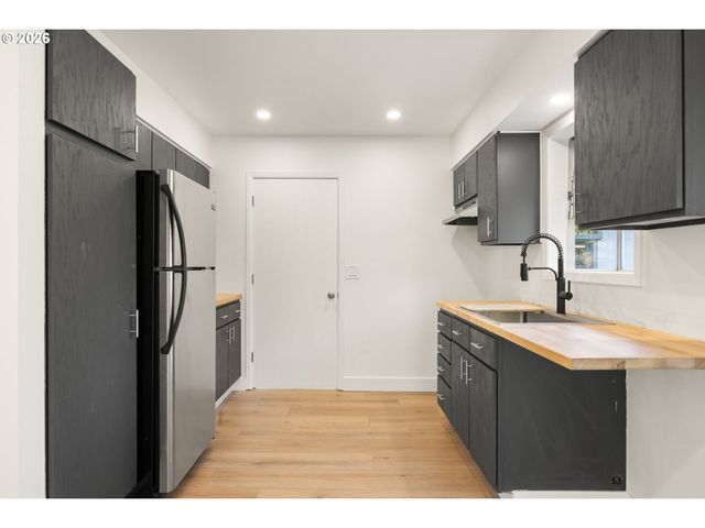 6472 Sw 46TH Pl, Portland, OR 97221