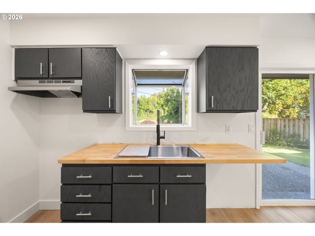 6472 Sw 46TH Pl, Portland, OR 97221