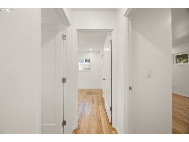 6472 Sw 46TH Pl, Portland, OR 97221