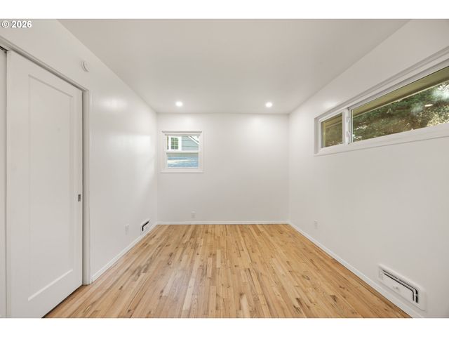 6472 Sw 46TH Pl, Portland, OR 97221