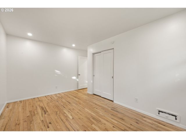 6472 Sw 46TH Pl, Portland, OR 97221