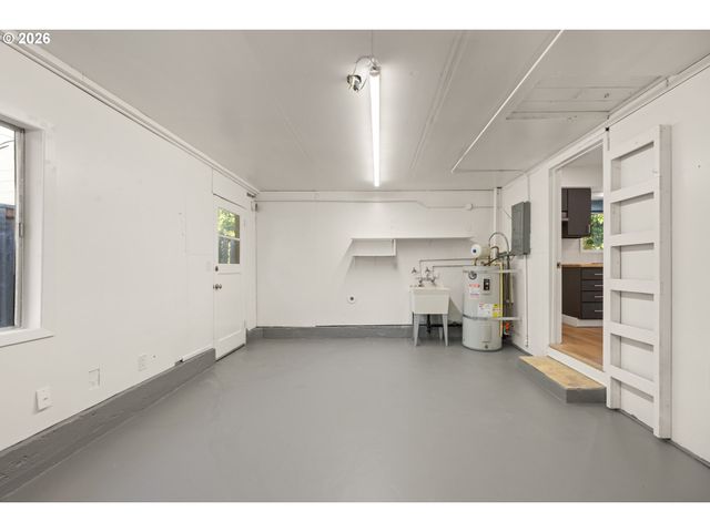 6472 Sw 46TH Pl, Portland, OR 97221