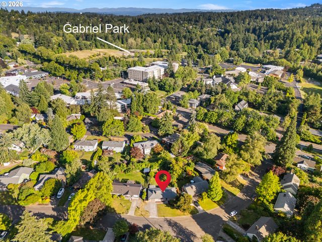6472 Sw 46TH Pl, Portland, OR 97221