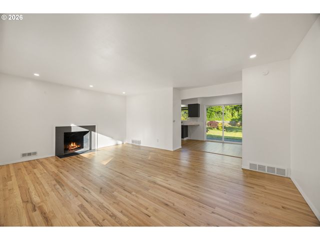 6472 Sw 46TH Pl, Portland, OR 97221