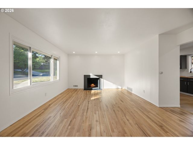 6472 Sw 46TH Pl, Portland, OR 97221