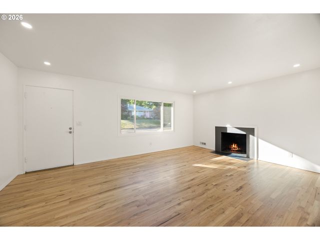 6472 Sw 46TH Pl, Portland, OR 97221