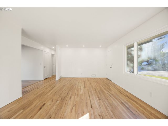 6472 Sw 46TH Pl, Portland, OR 97221