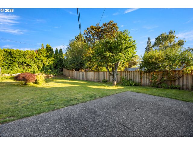 6472 Sw 46TH Pl, Portland, OR 97221
