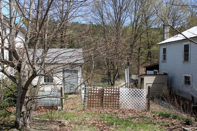 727 Brattleboro Rd, Bernardston, MA 01337
