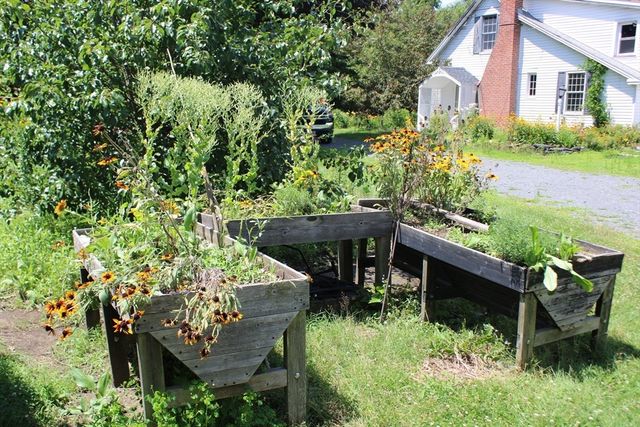 727 Brattleboro Rd, Bernardston, MA 01337