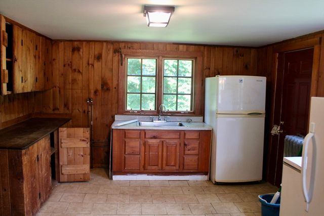 727 Brattleboro Rd, Bernardston, MA 01337