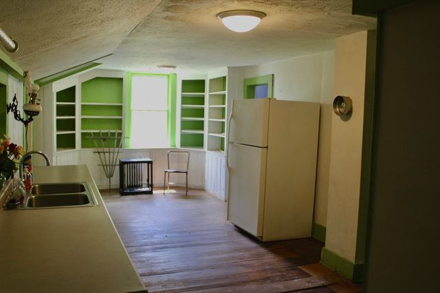 727 Brattleboro Rd, Bernardston, MA 01337