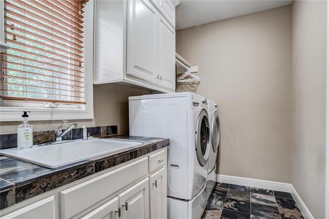 9321 W 156 Place, Overland Park, KS 66221