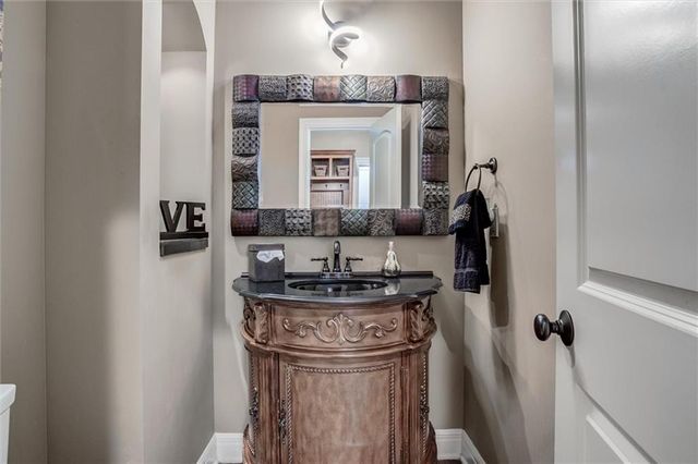 9321 W 156 Place, Overland Park, KS 66221