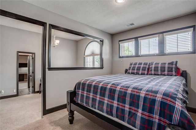 9321 W 156 Place, Overland Park, KS 66221