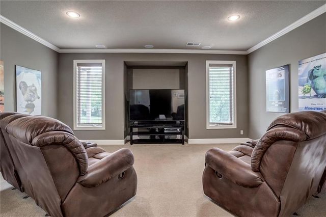 9321 W 156 Place, Overland Park, KS 66221