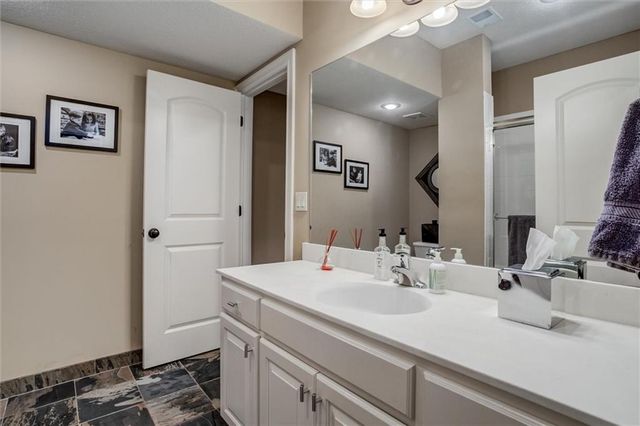 9321 W 156 Place, Overland Park, KS 66221